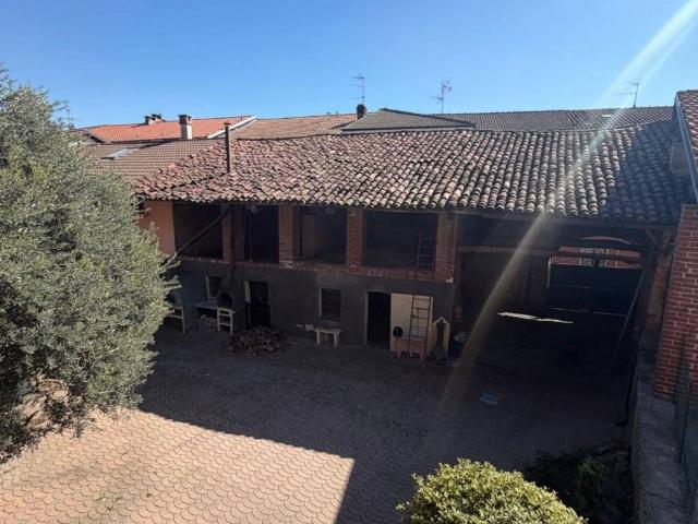 Villa Indipendente in vendita a Piemonte, Vercelli