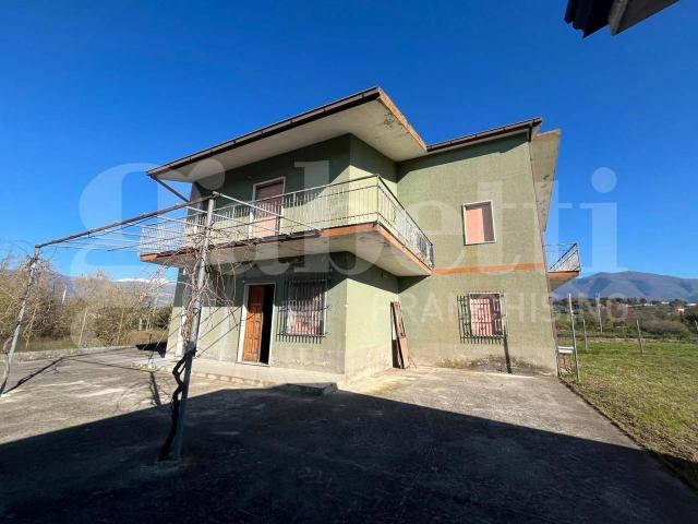 Villa Indipendente in vendita a Alife, Campania