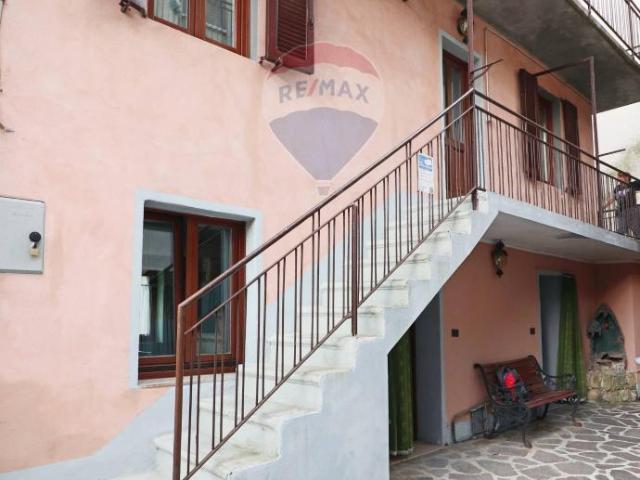 Villa Indipendente in vendita a Almenno San Bartolomeo, Lombardia