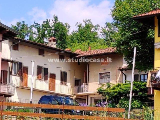 Villa Indipendente in vendita a Almenno San Bartolomeo, Lombardia