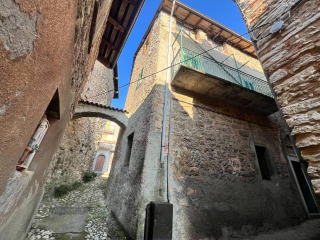 Villa Indipendente in vendita a Almenno San Bartolomeo, Lombardia