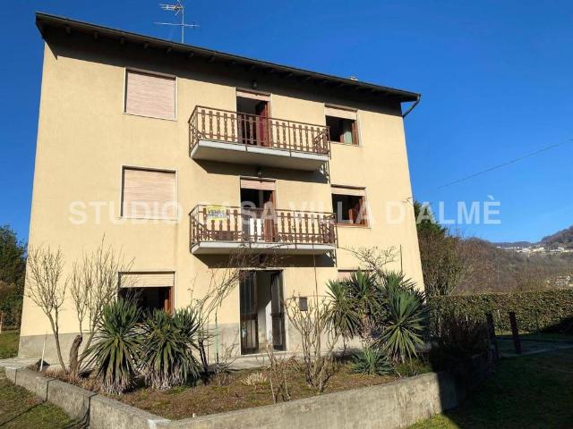 Villa Indipendente in vendita a Almenno San Salvatore, Lombardia