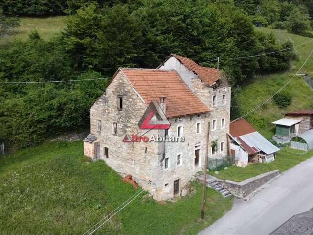 Villa Indipendente in vendita a Cornei, Puos d'Alpago