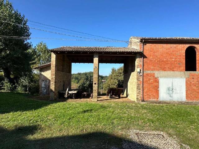 Villa Indipendente in vendita a Castell'arquato, Reggio Emilia