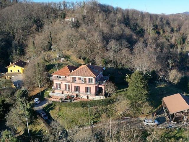 Villa Indipendente in vendita a Altare, Liguria