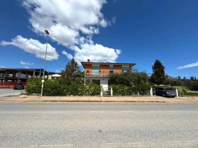 Villa Indipendente in vendita a Marche, Fermo