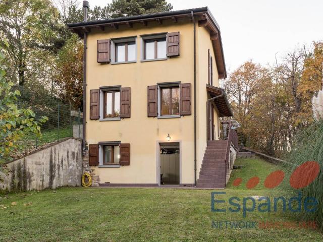 Villa Indipendente in vendita a Granaglione, Reggio Emilia