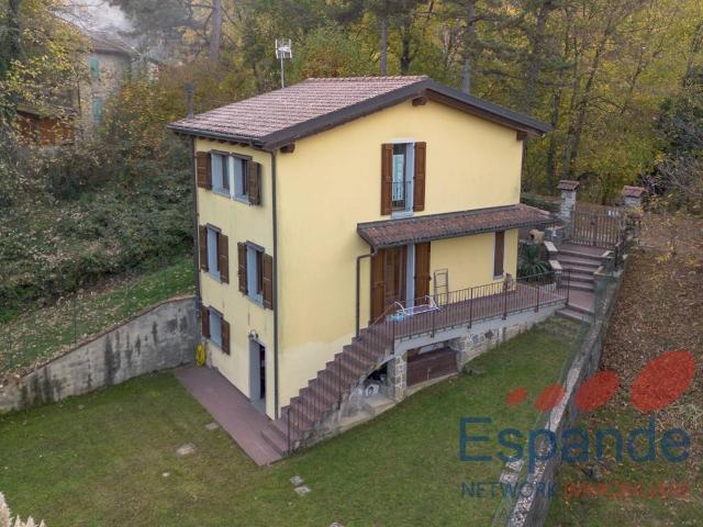 Villa Indipendente in vendita a Unione dell'Alto Reno, Granaglione