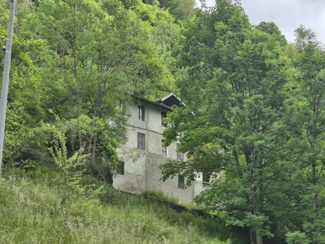 Villa Indipendente in vendita a Piemonte, Vercelli