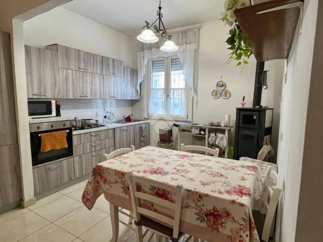 Villa Indipendente in vendita a Fabbri, Altopascio