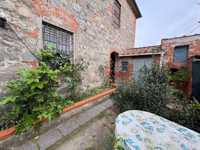 Villa Indipendente in vendita a Altopascio, Toscana