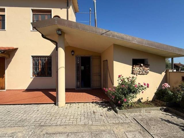 Villa Indipendente in vendita a Altopascio, Toscana