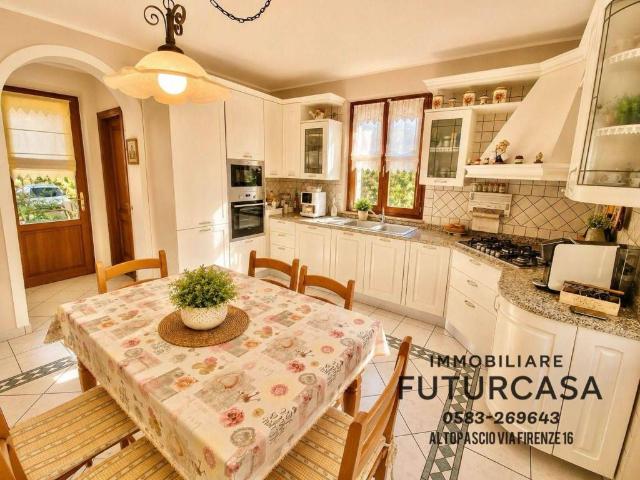 Villa Indipendente in vendita a Altopascio, Toscana