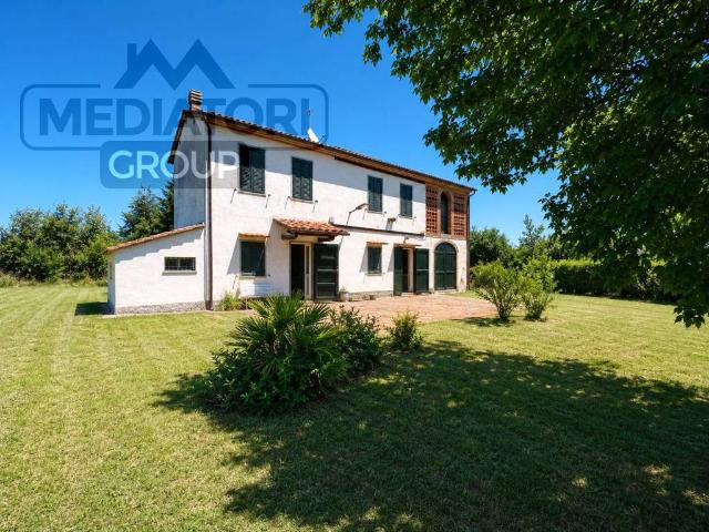 Villa Indipendente in vendita a Altopascio, Toscana