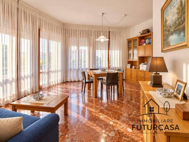 Villa Indipendente in vendita a Altopascio, Lucca