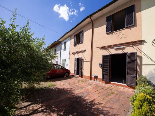 Villa Indipendente in vendita a Fabbri, Altopascio