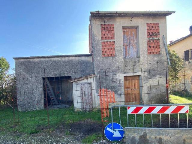 Villa Indipendente in vendita a Fabbri, Altopascio
