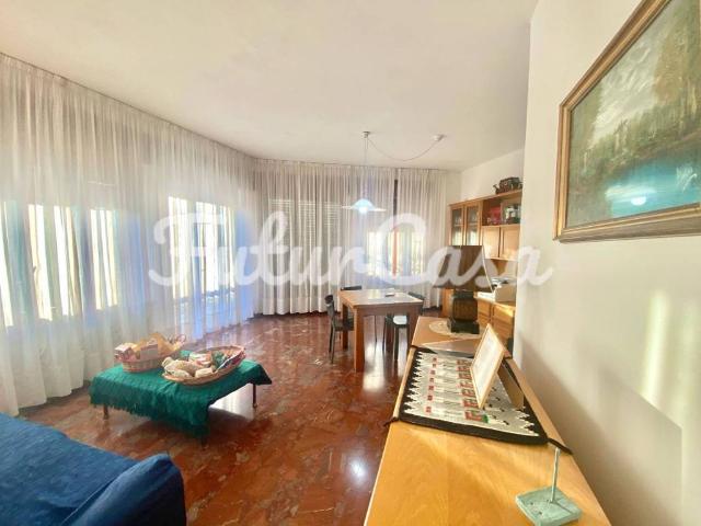 Villa Indipendente in vendita a Altopascio, Toscana