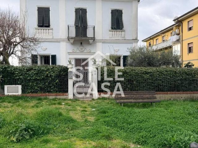 Villa Indipendente in vendita a Altopascio, Toscana