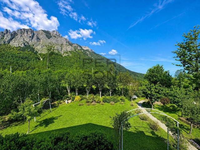 Villa Indipendente in vendita a Comunità Alta Valsugana e Bersntol, Centa San Nicolò
