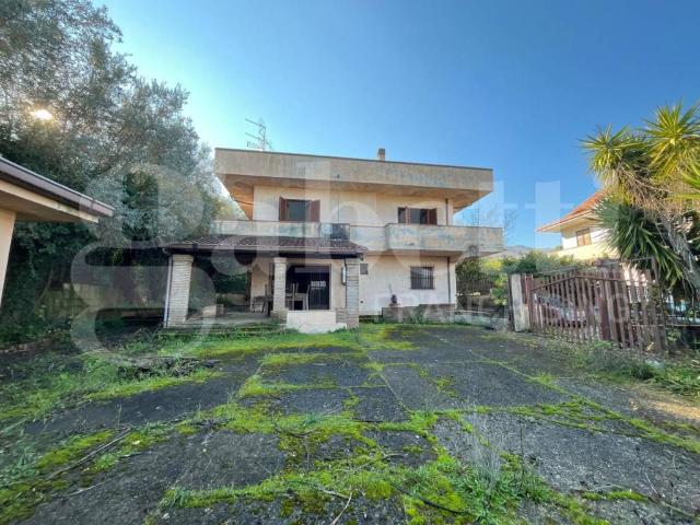 Villa Indipendente in vendita a Alvignano, Campania