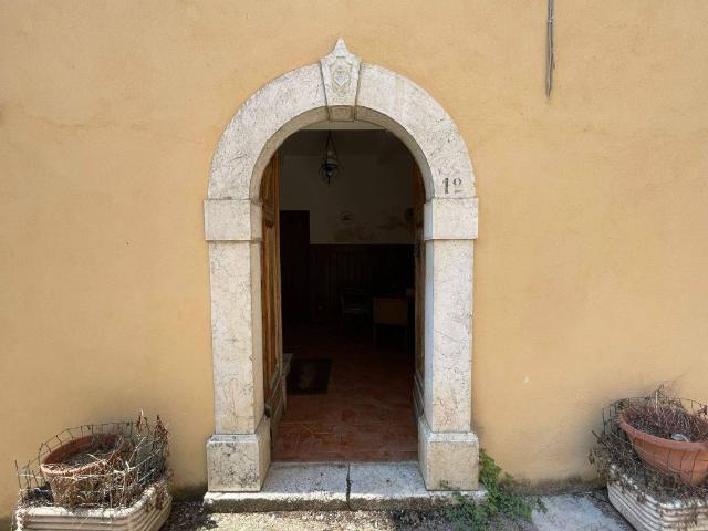 Villa Indipendente in vendita a Alvito, Lazio