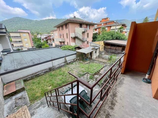 Villa Indipendente in vendita a Alzano Lombardo, Lombardia