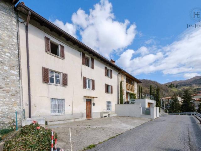 Villa Indipendente in vendita a Alzano Lombardo, Lombardia