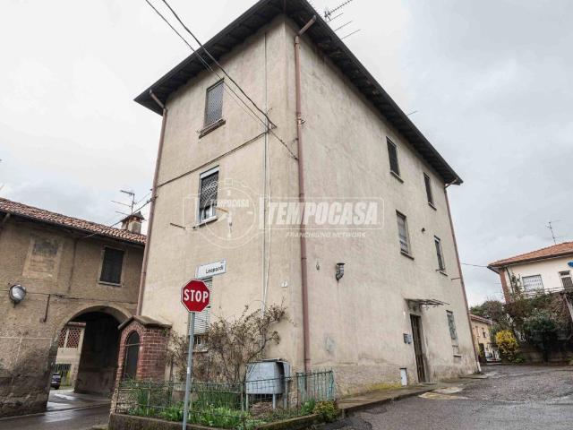 Villa Indipendente in vendita a Alzate Brianza, Lombardia