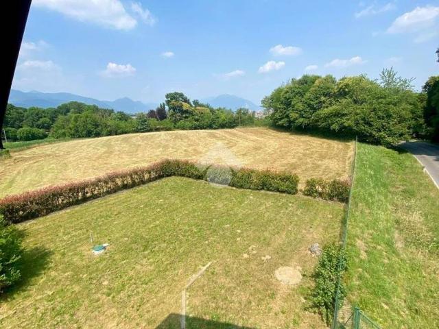 Villa Indipendente in vendita a Alzate Brianza, Lombardia
