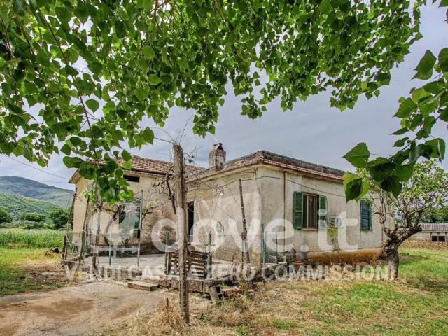 Villa Indipendente in vendita a Amaseno, Lazio