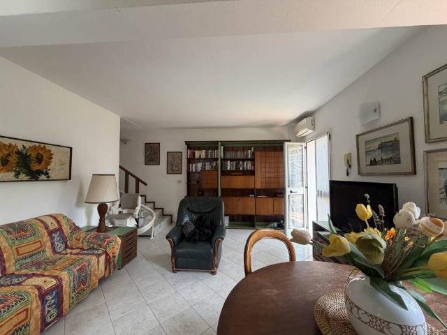 Villa Indipendente in vendita a Cafaggio, Ameglia