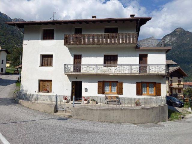 Villa Indipendente in vendita a Ampezzo, Friuli-Venezia Giulia