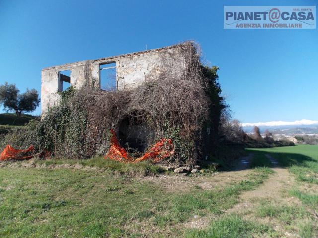 Villa Indipendente in vendita a Unione dei Comuni della Val Vibrata, Ancarano