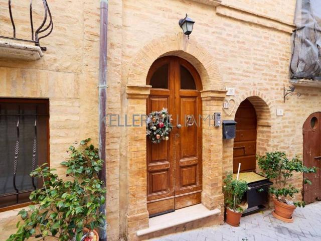 Villa Indipendente in vendita a Unione dei Comuni della Val Vibrata, Ancarano