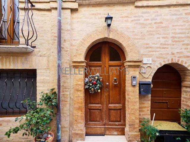 Villa Indipendente in vendita a Unione dei Comuni della Val Vibrata, Ancarano