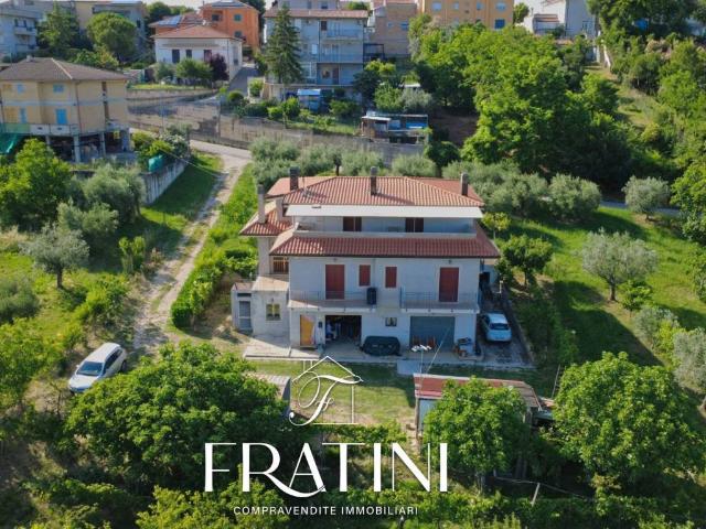 Villa Indipendente in vendita a Unione dei Comuni della Val Vibrata, Ancarano