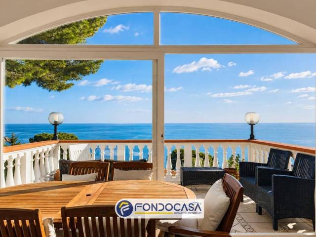 Villa Indipendente in vendita a Andora, Liguria