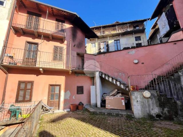 Villa Indipendente in vendita a Locato Inferiore, Piemonte