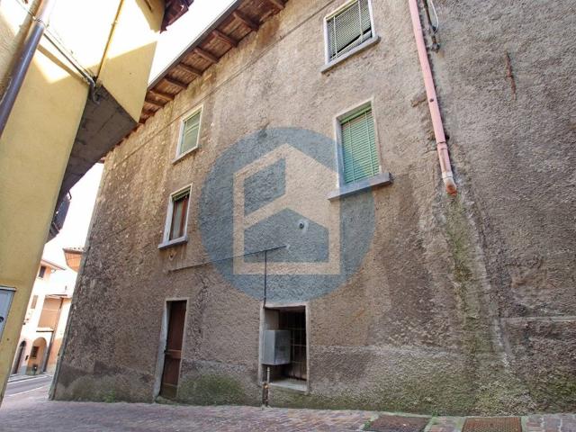 Villa Indipendente in vendita a Comunità montana della valle Camonica, Angolo Terme