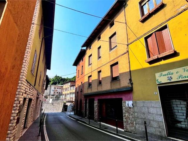 Villa Indipendente in vendita a Comunità montana della valle Camonica, Angolo Terme