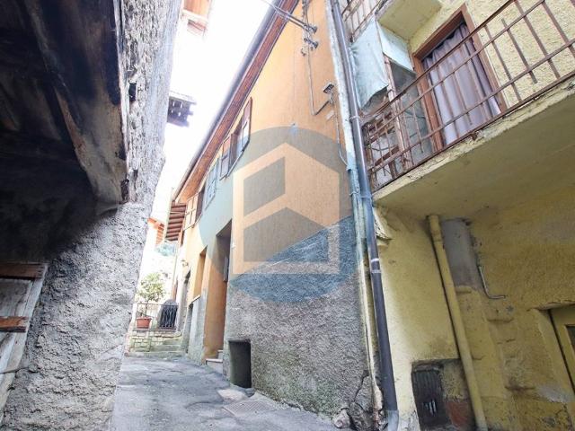 Villa Indipendente in vendita a Comunità montana della valle Camonica, Angolo Terme