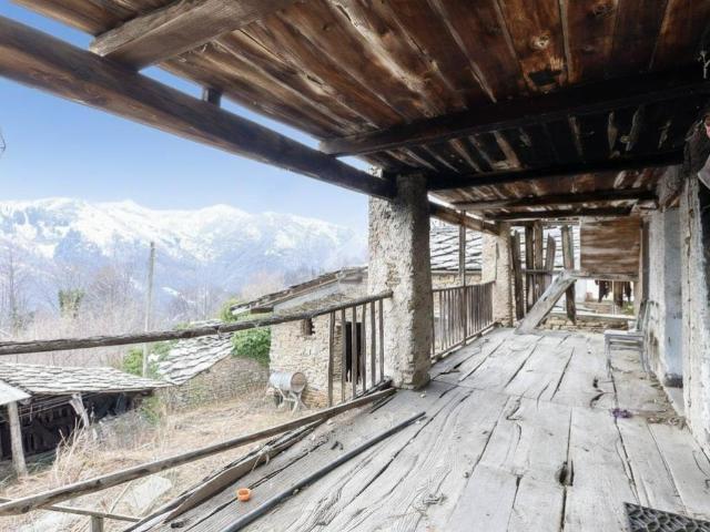 Villa Indipendente in vendita a Carlevà, Angrogna