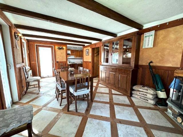 Villa Indipendente in vendita a Antey Saint André, Aosta