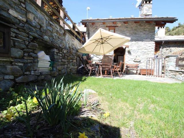 Villa Indipendente in vendita a Antey Saint André, Aosta