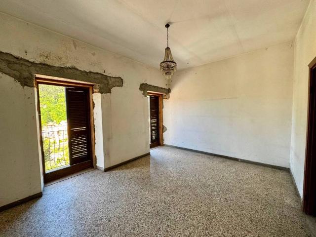 Villa Indipendente in vendita a Antrodoco, Lazio