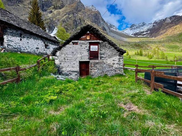 Villa Indipendente in vendita a Piemonte, Verbano-cusio-ossola