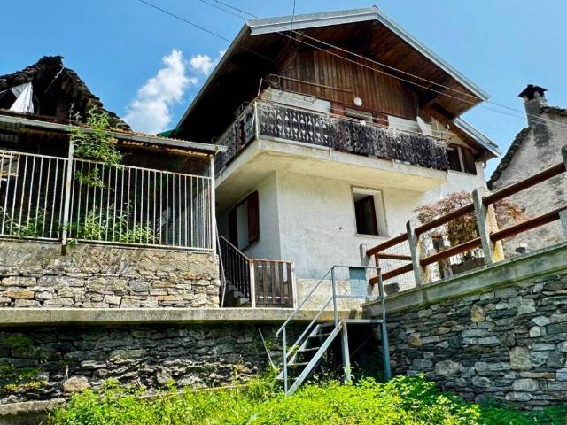 Villa Indipendente in vendita a Bannio Anzino, Piemonte