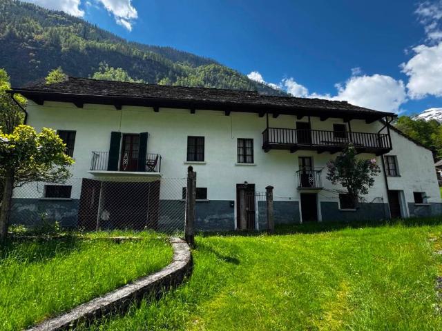 Villa Indipendente in vendita a Locasca, Antrona Schieranco