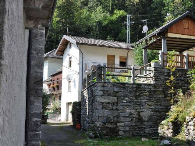 Villa Indipendente in vendita a Bannio Anzino, Piemonte